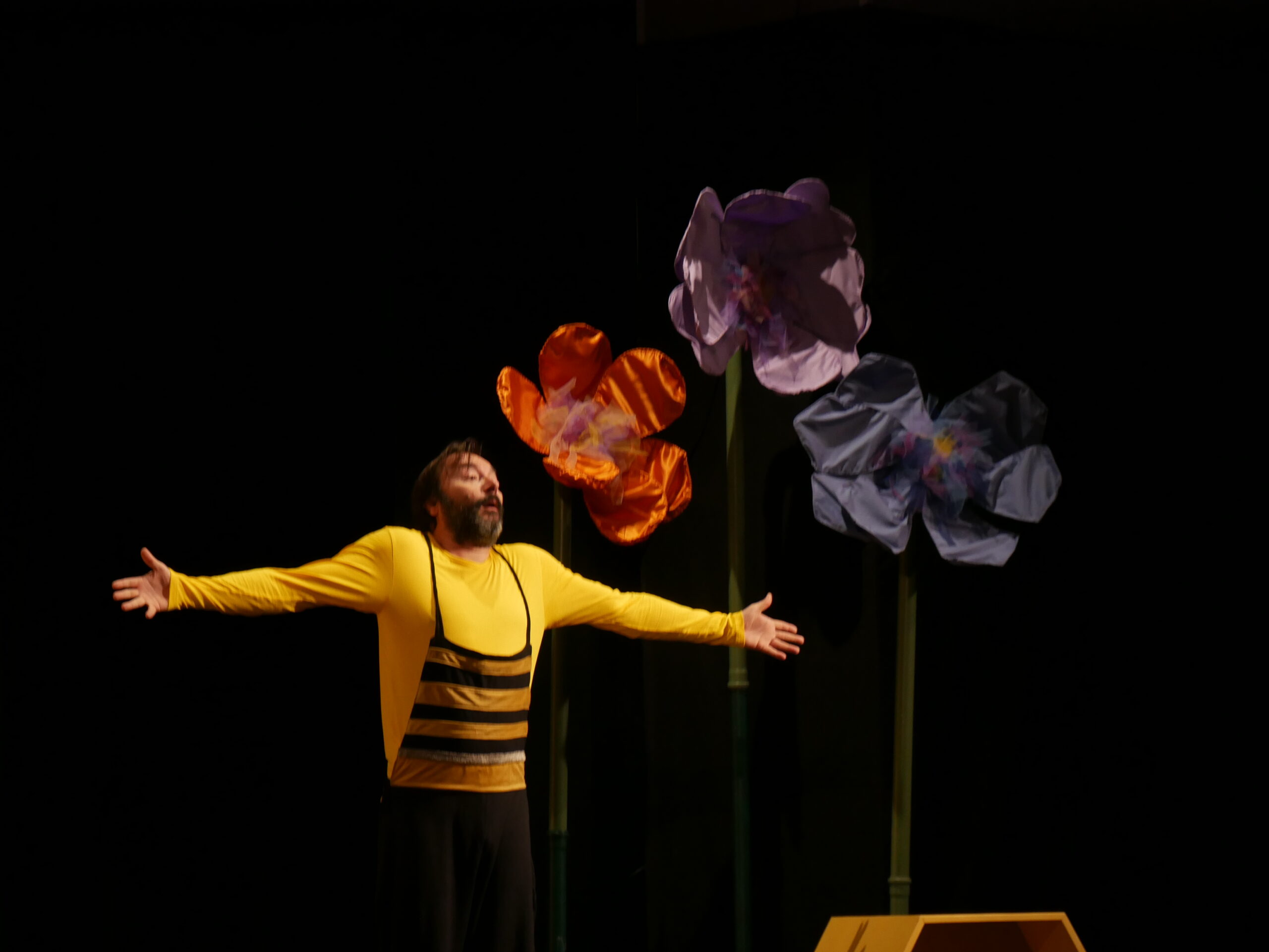 Scene from the children's play Pčelice